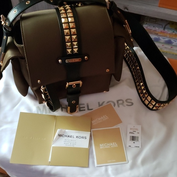 Michael Kors Handbags - ❌SOLD❌ Michael Kors Olivia Crossbody